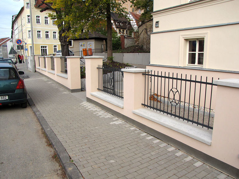 Pfeiler- und Mauerabdeckung für die Villa Robert Fürbringer in Gera